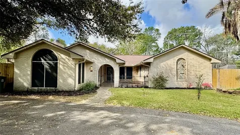 6 Hillcrest Street Dayton TX 77535