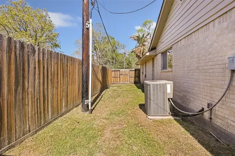 6 Hillcrest Street Dayton TX 77535