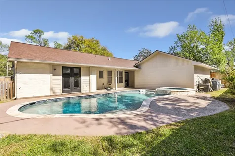6 Hillcrest Street Dayton TX 77535