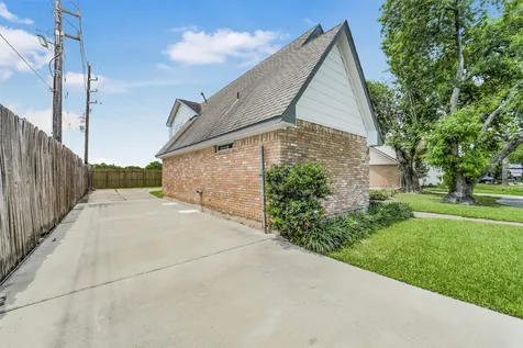 4138 Club Valley Drive Houston TX 77082