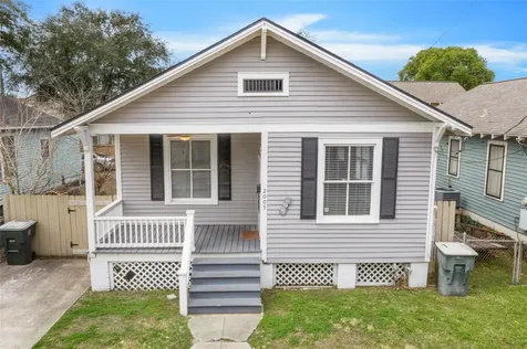 2005 37th Street Galveston TX 77550