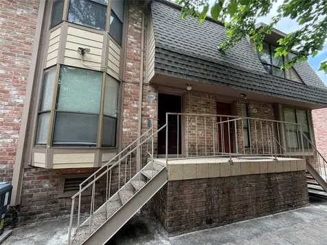 2103 Place Rebecca Lane D10 Houston TX 77090