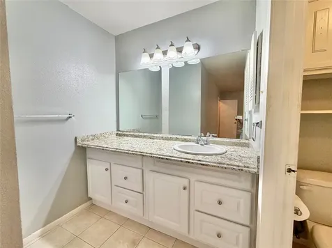 2103 Place Rebecca Lane D10 Houston TX 77090