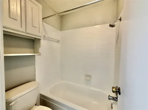 2103 Place Rebecca Lane D10 Houston TX 77090