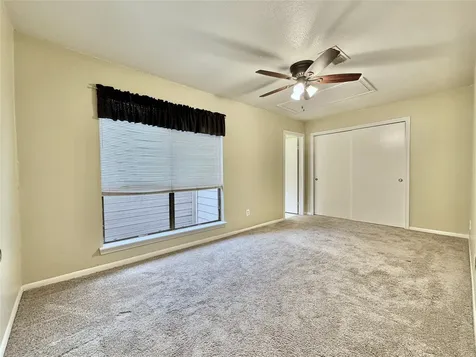 2103 Place Rebecca Lane D10 Houston TX 77090