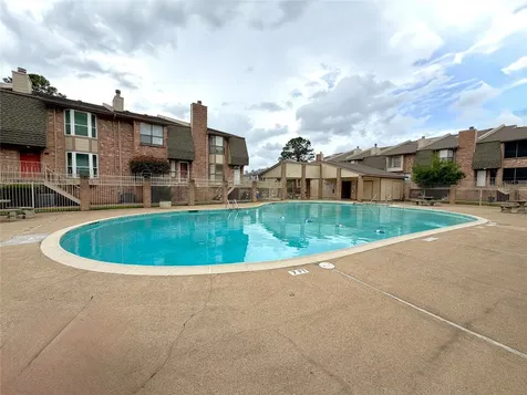 2103 Place Rebecca Lane D10 Houston TX 77090