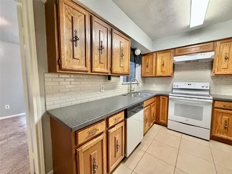 2103 Place Rebecca Lane D10 Houston TX 77090
