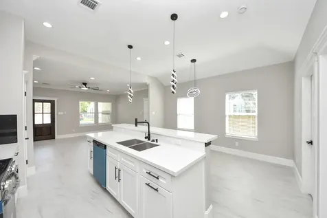 608 Miriam Street Baytown TX 77520