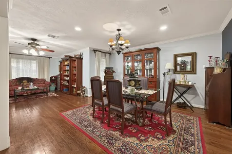 5326 Redstart Street Houston TX 77096
