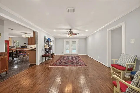 5326 Redstart Street Houston TX 77096