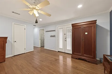 5326 Redstart Street Houston TX 77096