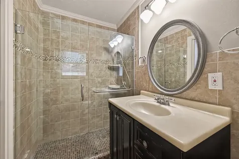 5326 Redstart Street Houston TX 77096
