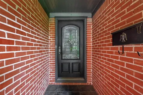 5326 Redstart Street Houston TX 77096