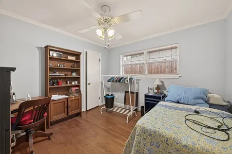 5326 Redstart Street Houston TX 77096