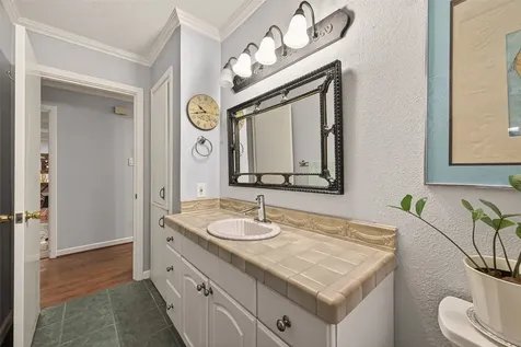 5326 Redstart Street Houston TX 77096