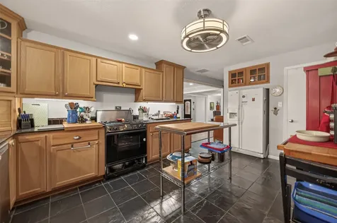 5326 Redstart Street Houston TX 77096