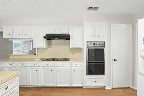 2910 Riata Lane Houston TX 77043