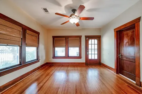 1024 W Temple Street Houston TX 77009