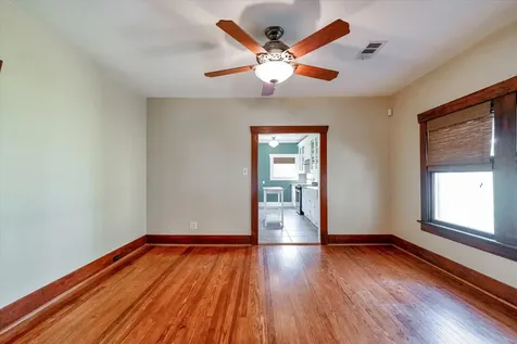 1024 W Temple Street Houston TX 77009