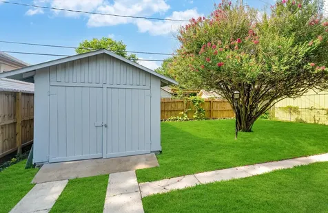1024 W Temple Street Houston TX 77009