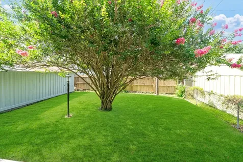 1024 W Temple Street Houston TX 77009