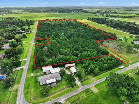 1750 W Bayshore Anahuac TX 77514
