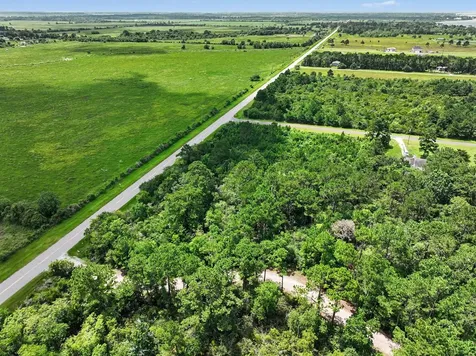 1750 W Bayshore Anahuac TX 77514
