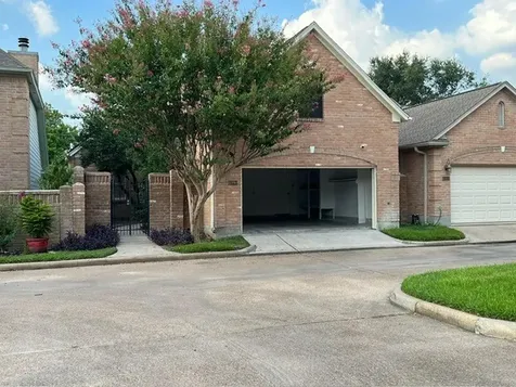 6990 Oakwood Park Houston TX 77040