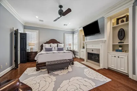 102 Vieux Carre Drive Houston TX 77009