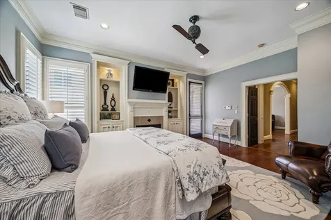 102 Vieux Carre Drive Houston TX 77009