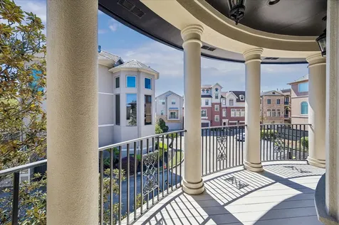 102 Vieux Carre Drive Houston TX 77009