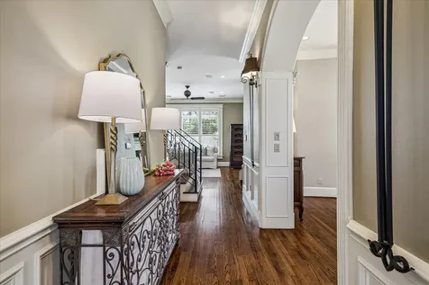 102 Vieux Carre Drive Houston TX 77009