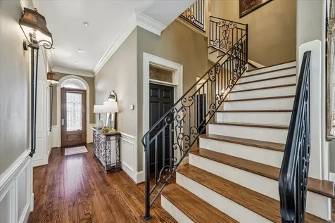 102 Vieux Carre Drive Houston TX 77009