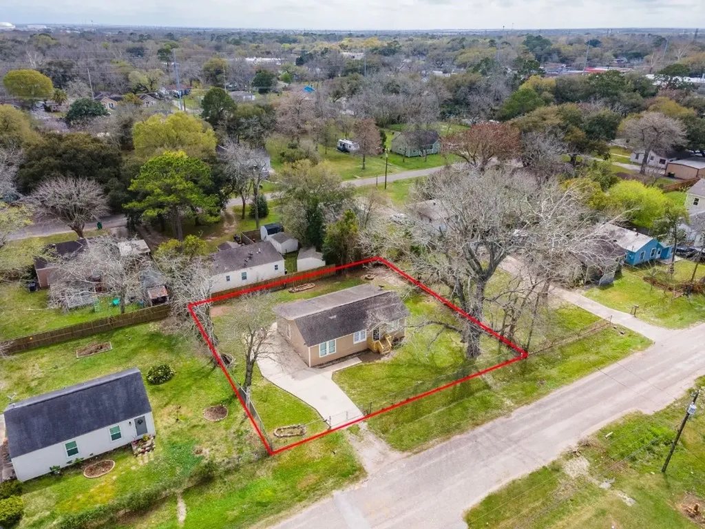 805 Chestnut Street La Marque TX 77568