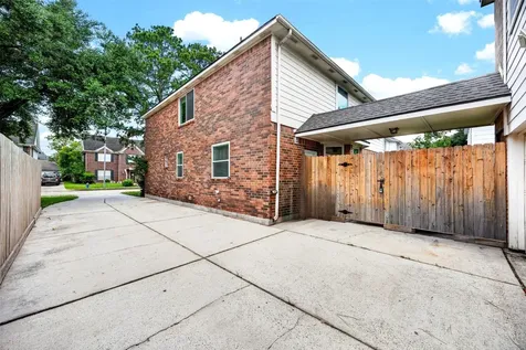 5718 Henniker Drive Houston TX 77041
