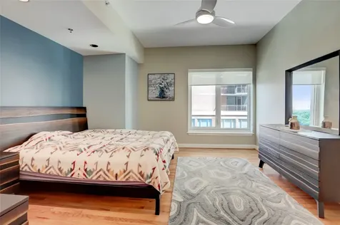 2520 Robinhood Street 1008 Houston TX 77005