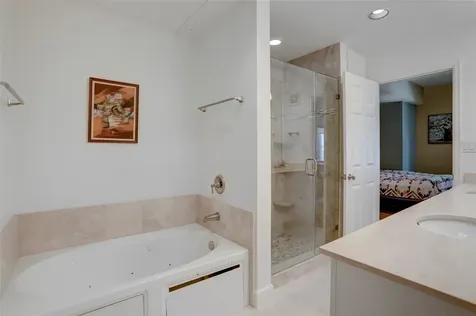 2520 Robinhood Street 1008 Houston TX 77005