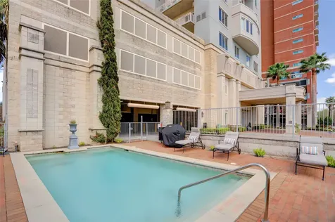 2520 Robinhood Street 1008 Houston TX 77005