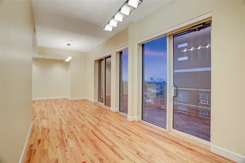 2520 Robinhood Street 1008 Houston TX 77005