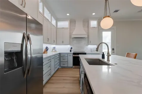 4010 Miramar Court Galveston TX 77554