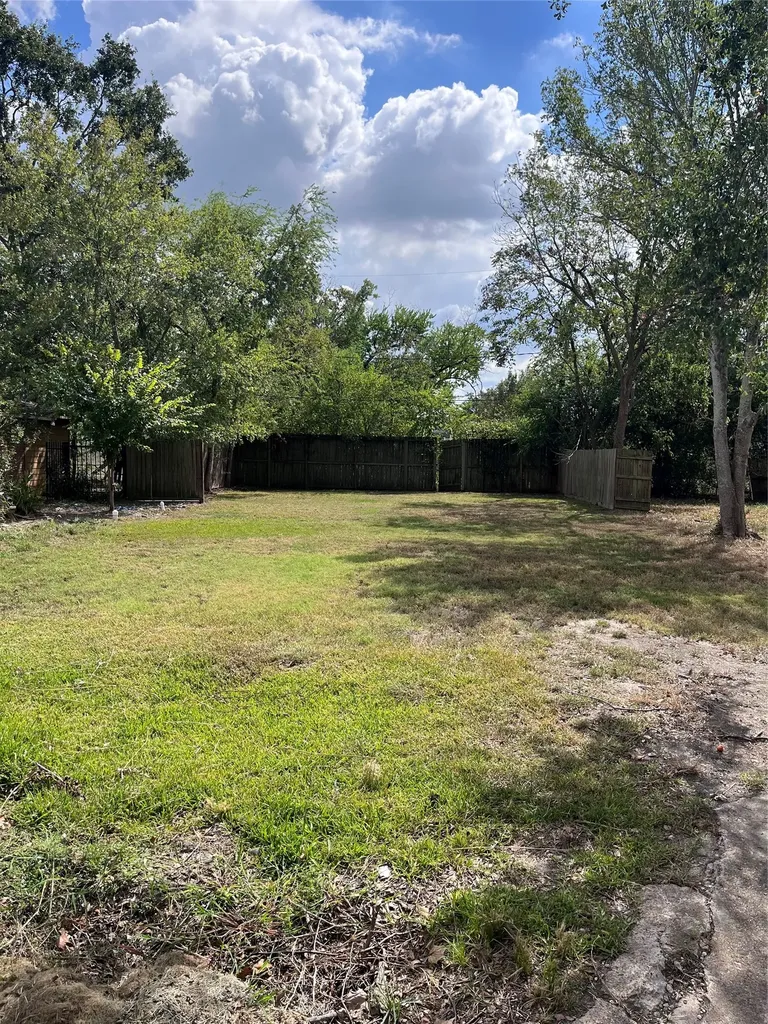 4305 Lafayette Street Bellaire TX 77401