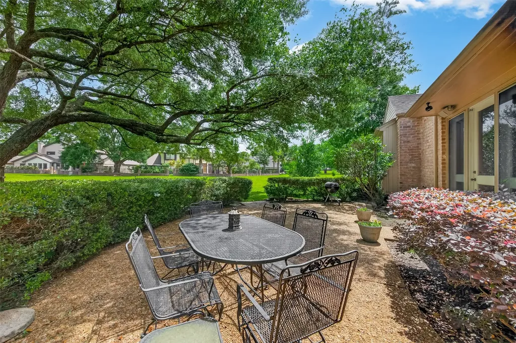 6 Charleston Street S Sugar Land TX 77478
