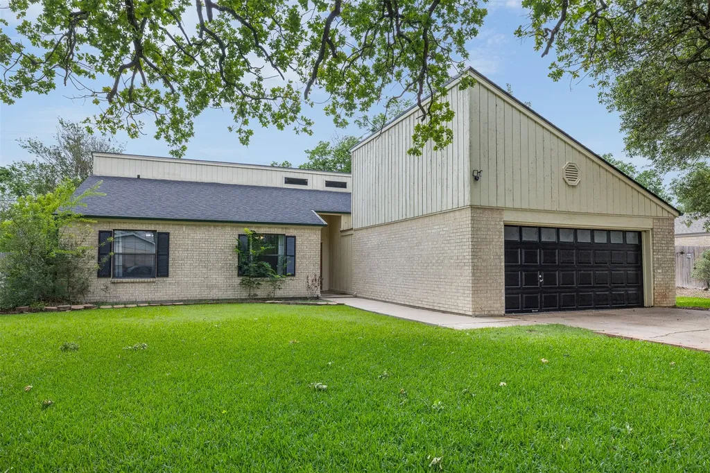 3803 Old Oaks Drive Bryan TX 77802