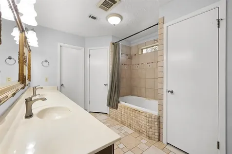 3803 Old Oaks Drive Bryan TX 77802