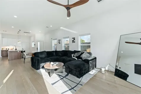 3034 Gray Street B Houston TX 77004
