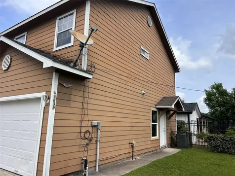 6839 Larkstone Street A Houston TX 77028
