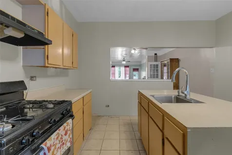 5140 Pease Street Houston TX 77023