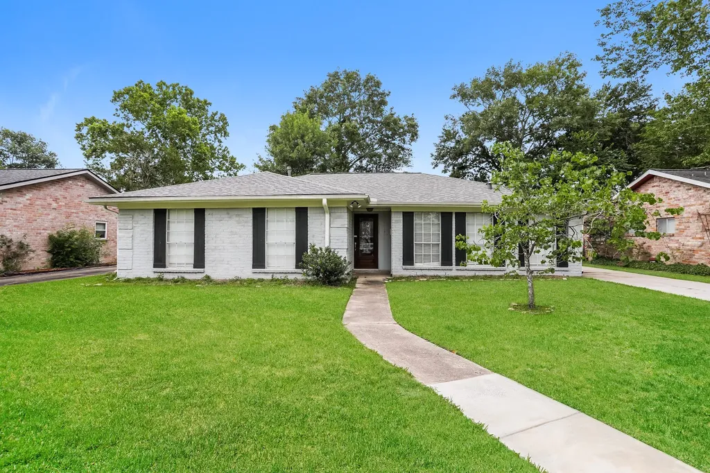 12815 Westleigh Drive Houston TX 77077