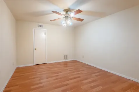 138 Summer Place C Huntsville TX 77340