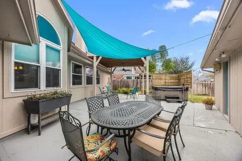 2800 Sandpebble Court Seabrook TX 77586